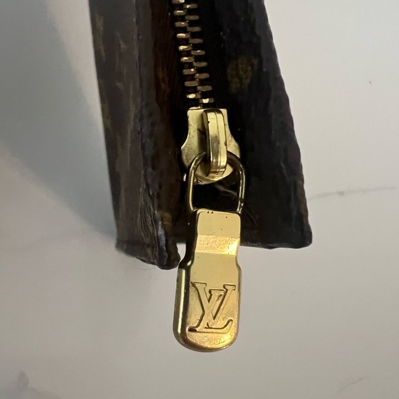 🤎 LV Accessory POUCH (from Monogram Bucket PM) - Picture 10 of 14